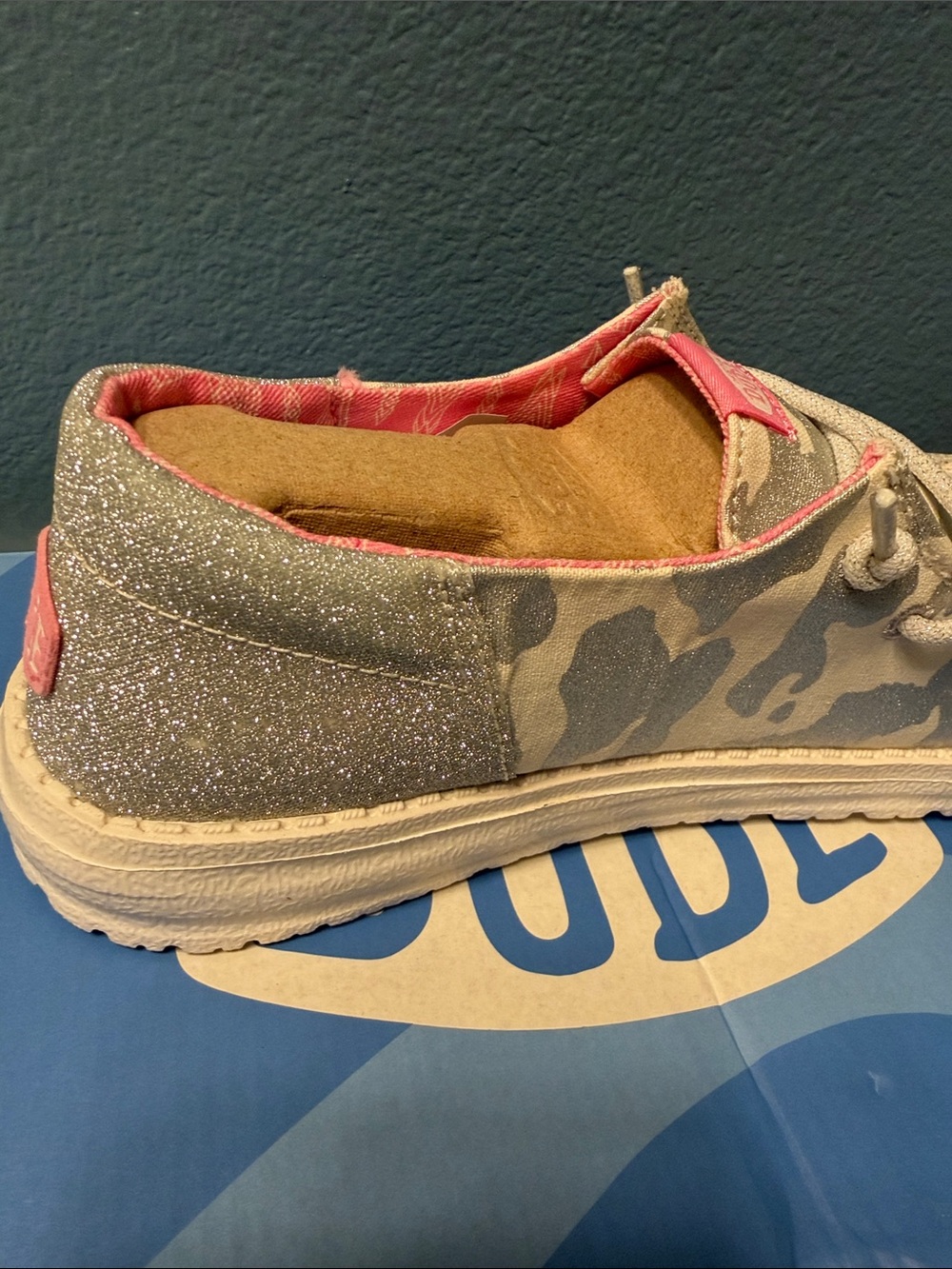 Hey Dude Women's Grey Camo Moccasins with Pink Trim - Picture 3 of 4
